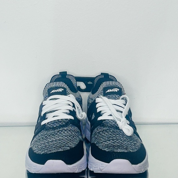 Stylish Knit Sneakers in Black and White - Picture 4 of 6